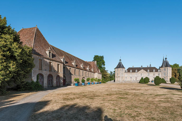 Vue d'ensemble, depuis le portail d'entrée à l'ouest. © Région Bourgogne-Franche-Comté, Inventaire du patrimoine