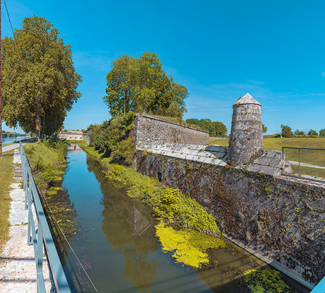 Le bastion et son batardeau. © Région Bourgogne-Franche-Comté, Inventaire du patrimoine Le bastion et son batardeau. © Région Bourgogne-Franche-Comté, Inventaire du patrimoine