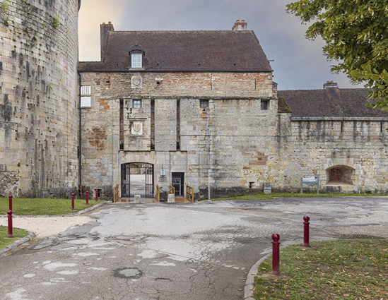 La porte et son pavillon. © Région Bourgogne-Franche-Comté, Inventaire du patrimoine