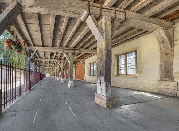 La charpente du hangar. © Région Bourgogne-Franche-Comté, Inventaire du patrimoine La charpente du hangar. © Région Bourgogne-Franche-Comté, Inventaire du patrimoine