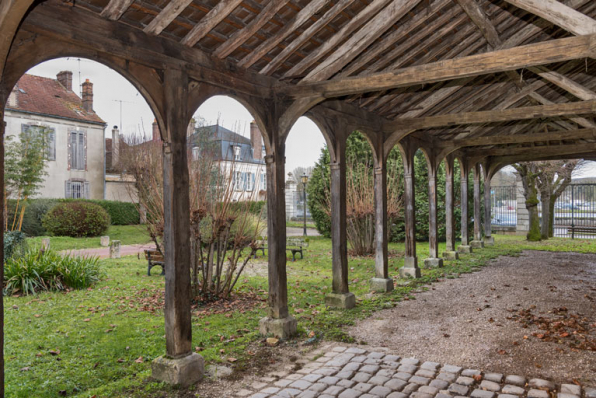 Ancienne halle : vue intérieure avec charpente. © Région Bourgogne-Franche-Comté, Inventaire du patrimoine