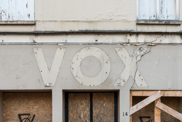 Traces de l'enseigne du Vox (février 2023). © Région Bourgogne-Franche-Comté, Inventaire du patrimoine