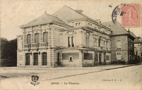 Sens. - Le Théâtre. Limite 19e siècle 20e siècle [avant 1905]. © Région Bourgogne-Franche-Comté, Inventaire du patrimoine