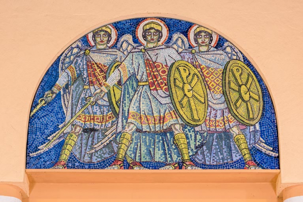 Détail du tympan de l'arcade centrale de la tribune. © Région Bourgogne-Franche-Comté, Inventaire du patrimoine Détail du tympan de l'arcade centrale de la tribune. © Région Bourgogne-Franche-Comté, Inventaire du patrimoine