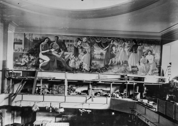 [Peinture côté cour, lors de l'affectation aux Ets James et Soisson]. S.d. [entre 1942 et 1946]. © Région Bourgogne-Franche-Comté, Inventaire du patrimoine