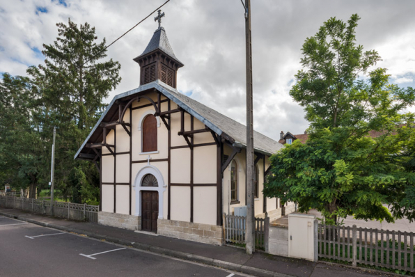 Façade antérieure. Vue de trois quarts. © Région Bourgogne-Franche-Comté, Inventaire du patrimoine Façade antérieure. Vue de trois quarts. © Région Bourgogne-Franche-Comté, Inventaire du patrimoine