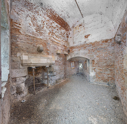 Pavillon d'entrée et son corps de garde : vue d'ensemble. © Région Bourgogne-Franche-Comté, Inventaire du patrimoine Pavillon d'entrée et son corps de garde : vue d'ensemble. © Région Bourgogne-Franche-Comté, Inventaire du patrimoine