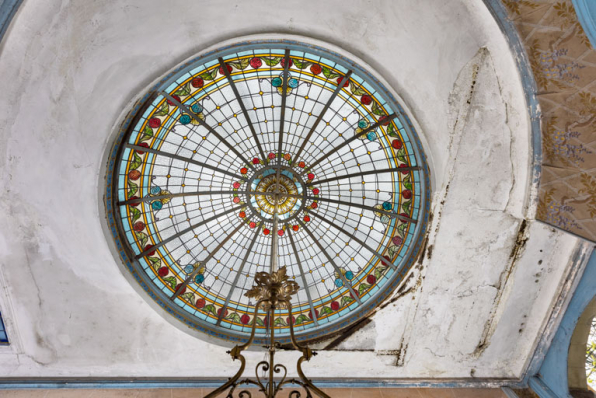 Salle de billard au rez-de-chaussée, verrière en couverture. © Région Bourgogne-Franche-Comté, Inventaire du patrimoine