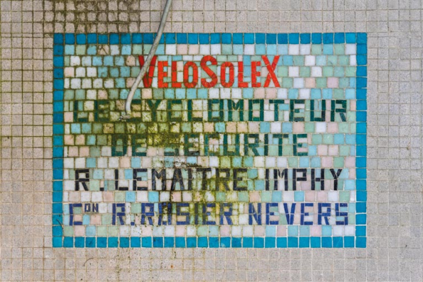 Imphy : l'Etoile (rue Edouard Vaillant). Panneau publicitaire Vélosolex. © Région Bourgogne-Franche-Comté, Inventaire du patrimoine Imphy : l'Etoile (rue Edouard Vaillant). Panneau publicitaire Vélosolex. © Région Bourgogne-Franche-Comté, Inventaire du patrimoine