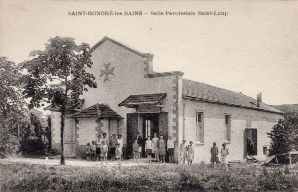 Saint-Honoré-les-Bains - Salle paroissiale Saint-Loup [extérieur]. S.d. [milieu 20e siècle]. © Région Bourgogne-Franche-Comté, Inventaire du patrimoine