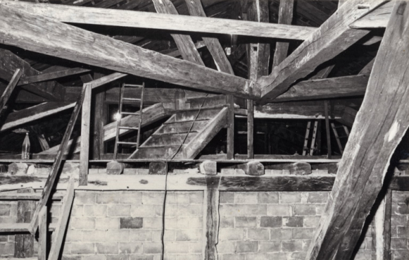 Théâtre, comble, machinerie [comble et charpente]. 2 février 1977. (Archives municipales, Nevers : 6 Fi 3345). © Région Bourgogne-Franche-Comté, Inventaire du patrimoine