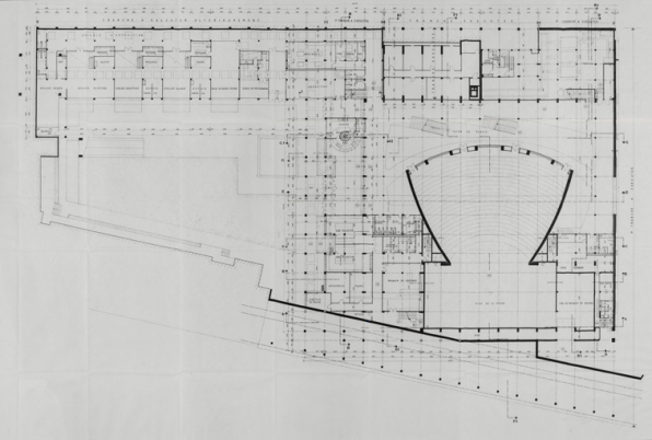 Nevers Centre municipal. Maison de la culture. 6. Plan d’exécution. Niveau jardin, parterre théâtre, loges collectives, ateliers artistes -150 -300 -350 -400. Octobre 1964, rect. novembre 1964. © Région Bourgogne-Franche-Comté, Inventaire du patrimoine Nevers Centre municipal. Maison de la culture. 6. Plan d’exécution. Niveau jardin, parterre théâtre, loges collectives, ateliers artistes -150 -300 -350 -400. Octobre 1964, rect. novembre 1964. © Région Bourgogne-Franche-Comté, Inventaire du patrimoine