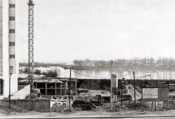 Maison de la culture et des sports. Construction [chantier de la maison de la culture]. Fin janvier 1967.  © Région Bourgogne-Franche-Comté, Inventaire du patrimoine