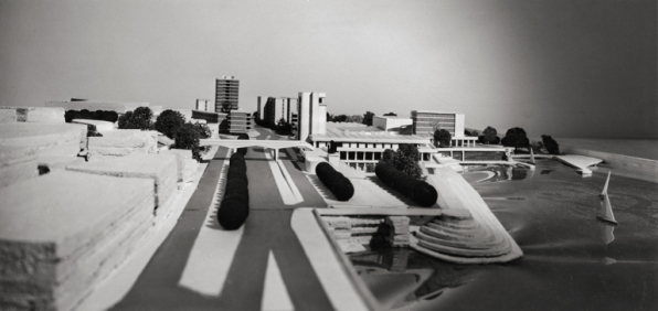 [Deuxième maquette : vue depuis le côté du pont]. S.d. [1963-1965].  © Région Bourgogne-Franche-Comté, Inventaire du patrimoine
