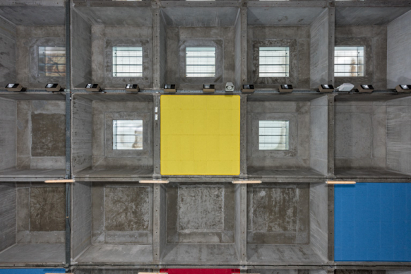 Maison des sports, grand gymnase : détail du plafond. © Région Bourgogne-Franche-Comté, Inventaire du patrimoine Maison des sports, grand gymnase : détail du plafond. © Région Bourgogne-Franche-Comté, Inventaire du patrimoine