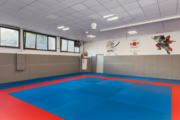 Maison des sports : salle de judo (étage de soubassement côté Loire). © Région Bourgogne-Franche-Comté, Inventaire du patrimoine Maison des sports : salle de judo (étage de soubassement côté Loire). © Région Bourgogne-Franche-Comté, Inventaire du patrimoine