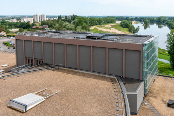 Maison de la culture : vue plongeante rapprochée sur la cage de scène, depuis la bourse du travail. © Région Bourgogne-Franche-Comté, Inventaire du patrimoine Maison de la culture : vue plongeante rapprochée sur la cage de scène, depuis la bourse du travail. © Région Bourgogne-Franche-Comté, Inventaire du patrimoine