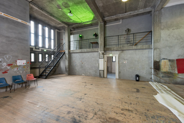 Maison de la culture : salle de répétition au niveau 3 (au-dessus du magasin à décors). © Région Bourgogne-Franche-Comté, Inventaire du patrimoine Maison de la culture : salle de répétition au niveau 3 (au-dessus du magasin à décors). © Région Bourgogne-Franche-Comté, Inventaire du patrimoine