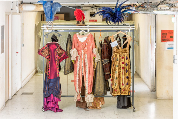 Maison de la culture : costumes de scène (conservés à l'étage de soubassement). © Région Bourgogne-Franche-Comté, Inventaire du patrimoine Maison de la culture : costumes de scène (conservés à l'étage de soubassement). © Région Bourgogne-Franche-Comté, Inventaire du patrimoine