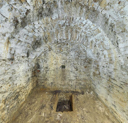 Casemate à embrasure et bassine. © Région Bourgogne-Franche-Comté, Inventaire du patrimoine Casemate à embrasure et bassine. © Région Bourgogne-Franche-Comté, Inventaire du patrimoine