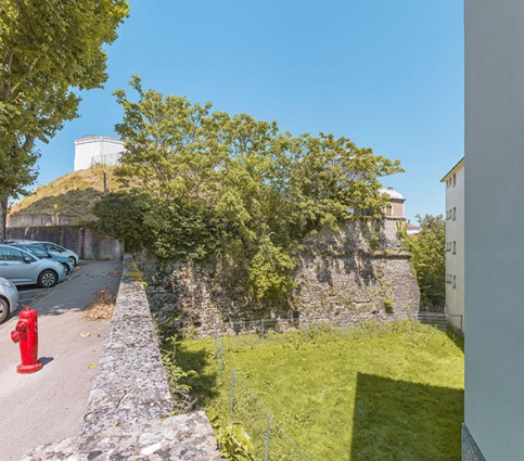 Flanc est du bastion et le rempart Saint-Vincent. © Région Bourgogne-Franche-Comté, Inventaire du patrimoine Flanc est du bastion et le rempart Saint-Vincent. © Région Bourgogne-Franche-Comté, Inventaire du patrimoine
