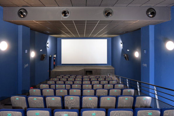 Salle 4 : vue vers l'écran. © Région Bourgogne-Franche-Comté, Inventaire du patrimoine