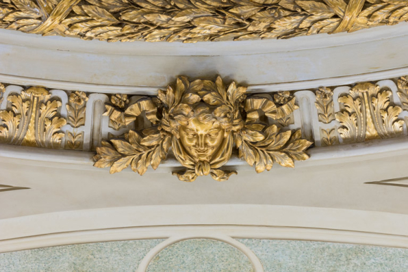 Tête d'homme ornant la coupole. © Région Bourgogne-Franche-Comté, Inventaire du patrimoine