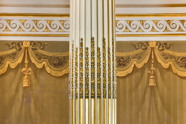 Colonne : détail du fût rudenté. © Région Bourgogne-Franche-Comté, Inventaire du patrimoine