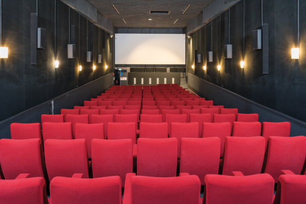 Salle, vue vers l'écran. © Région Bourgogne-Franche-Comté, Inventaire du patrimoine