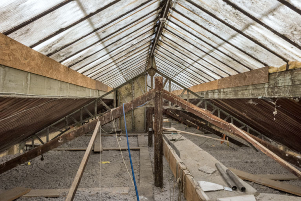 Charpente métallique et verrière, depuis le côté du quai. © Région Bourgogne-Franche-Comté, Inventaire du patrimoine