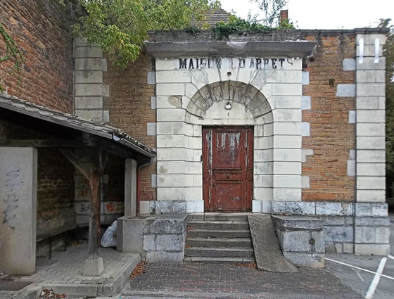Entrée de la cour de la prison depuis la rue. © SEMA 71 Entrée de la cour de la prison depuis la rue. © SEMA 71