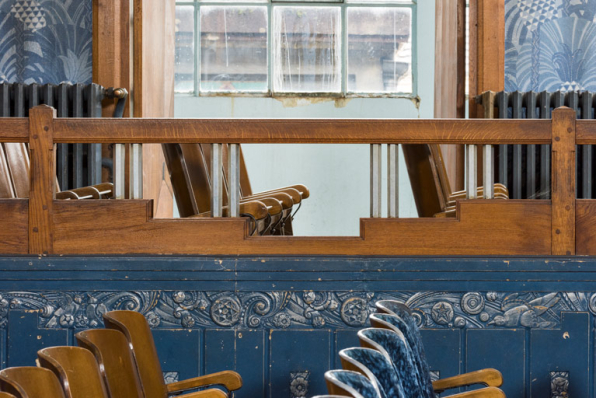 Salle, galerie côté jardin : détail du garde-corps. © Région Bourgogne-Franche-Comté, Inventaire du patrimoine