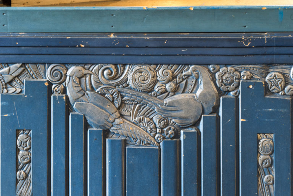 Lambris (nez-de-scène côté jardin) : faisans. © Région Bourgogne-Franche-Comté, Inventaire du patrimoine