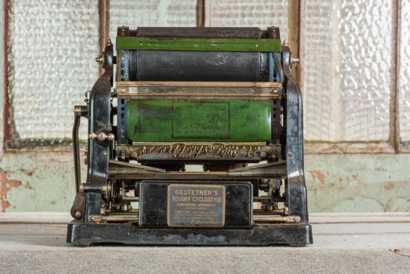 Vue d'ensemble, couvercle ôté : face arrière. © Région Bourgogne-Franche-Comté, Inventaire du patrimoine