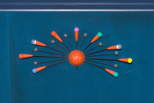 Luminaire d'applique dans la salle. © Région Bourgogne-Franche-Comté, Inventaire du patrimoine