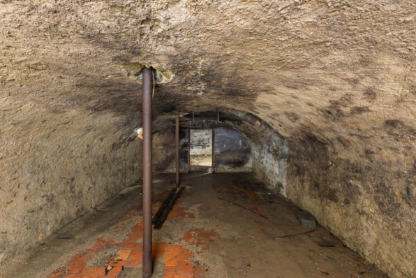 Cave voûtée sous la salle. © Région Bourgogne-Franche-Comté, Inventaire du patrimoine