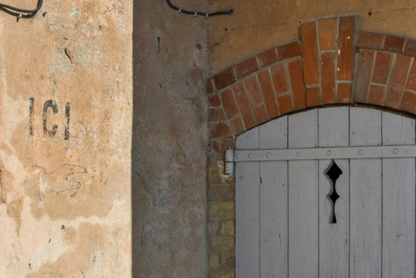 Latrines : signalétique. © Région Bourgogne-Franche-Comté, Inventaire du patrimoine