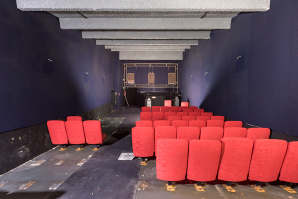 Cinéma : salle 2, vue vers l'écran. © Région Bourgogne-Franche-Comté, Inventaire du patrimoine