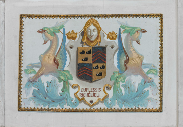 Garde-corps : armoiries de la famille Duplessis-Richelieu. © Région Bourgogne-Franche-Comté, Inventaire du patrimoine