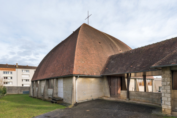 Eglise. Vue de trois quarts depuis l'est.  © Région Bourgogne-Franche-Comté, Inventaire du patrimoine