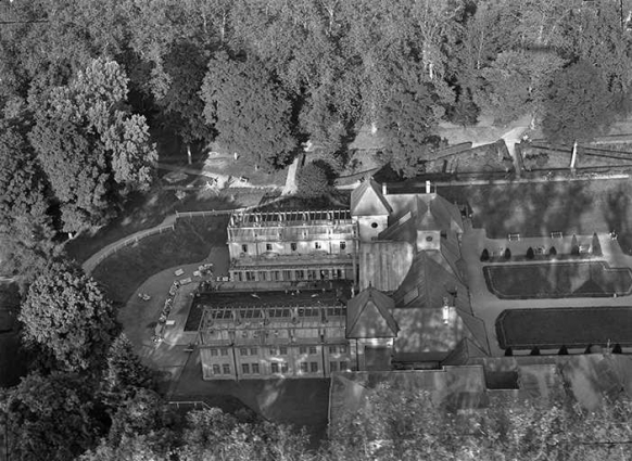 Vue aérienne (milieu du 20e siècle). © Région Bourgogne-Franche-Comté, Inventaire du patrimoine