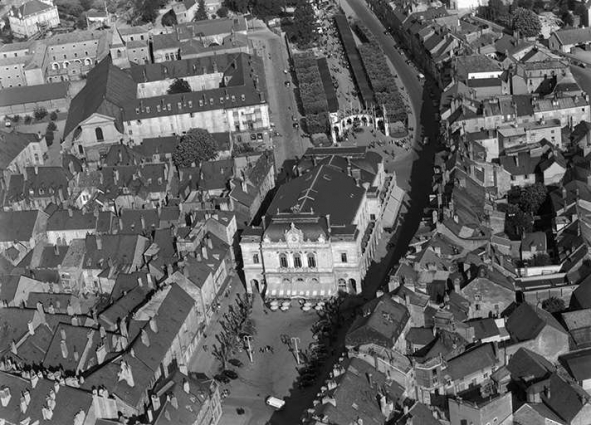 Vue aérienne en 1955. © Région Bourgogne-Franche-Comté, Inventaire du patrimoine