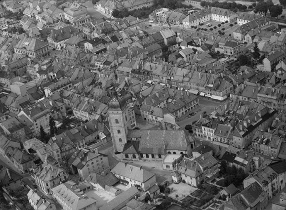 Eglise Saint-Bénigne en 1956. © Région Bourgogne-Franche-Comté, Inventaire du patrimoine