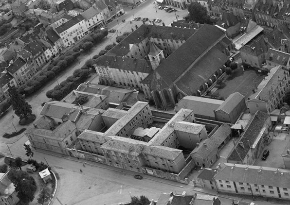 Vue aérienne en 1956. © Région Bourgogne-Franche-Comté, Inventaire du patrimoine