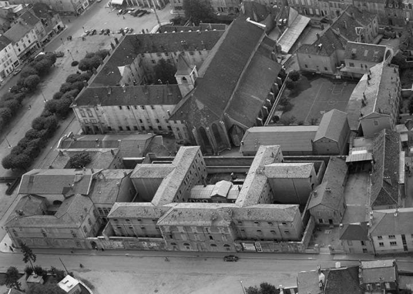 Vue aérienne en 1956. © Région Bourgogne-Franche-Comté, Inventaire du patrimoine