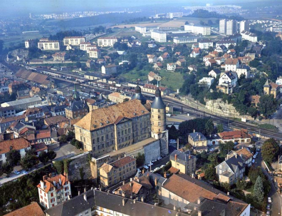 Vue aérienne en 1965 (?). © Région Bourgogne-Franche-Comté, Inventaire du patrimoine