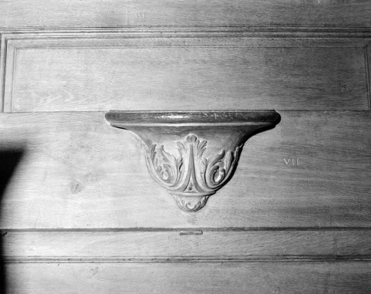 Détail : miséricorde avec motifs végétaux. © Région Bourgogne-Franche-Comté, Inventaire du patrimoine Détail : miséricorde avec motifs végétaux. © Région Bourgogne-Franche-Comté, Inventaire du patrimoine