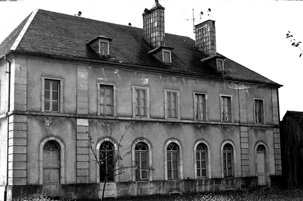 Façade latérale droite. © Région Bourgogne-Franche-Comté, Inventaire du patrimoine