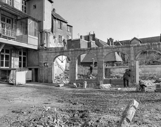 Bâtiment en démolition. © Région Bourgogne-Franche-Comté, Inventaire du patrimoine