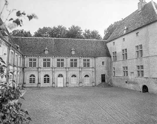 Cour intérieure. © Région Bourgogne-Franche-Comté, Inventaire du patrimoine